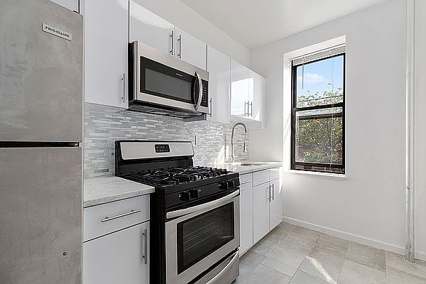 1st image of 432 Suydam St APT C15