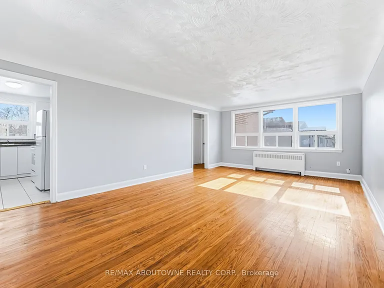 1047 Churchill Ave E #5 — Photo 8
