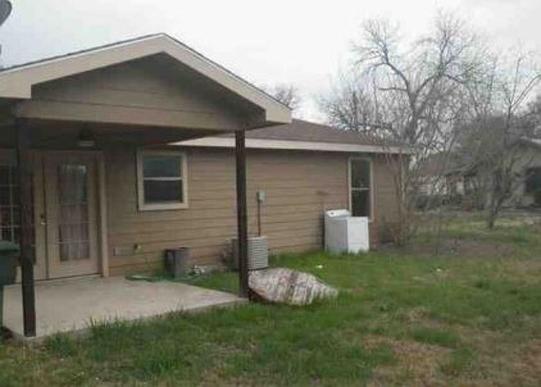 430 Capitan St, Uvalde, TX 78801 Zillow