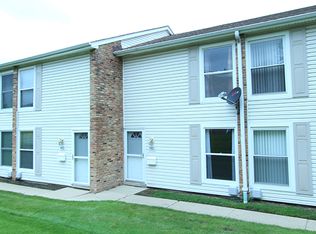 1920 Huntington Blvd, Hoffman Estates, IL 60169