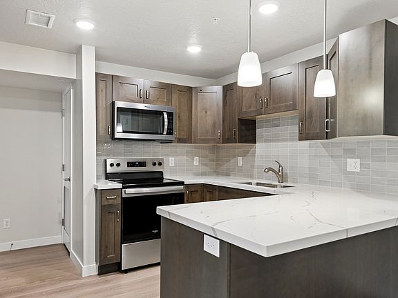 5th image of 1032 E 400 S APT 608B