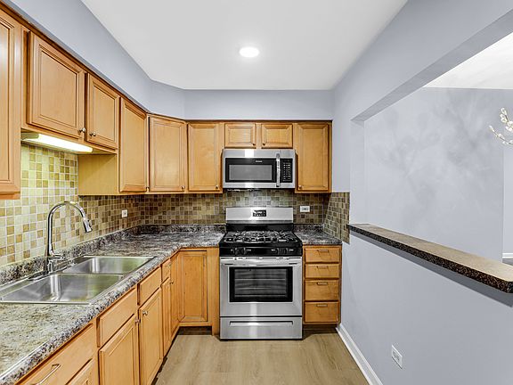 3rd image of 8524 Skokie Blvd APT 2E