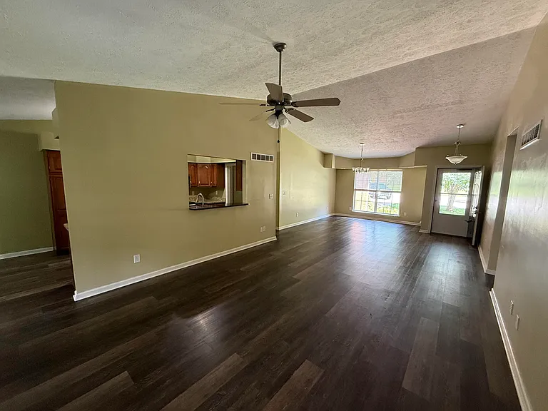 3604 Brookgreen Cir — Photo 4