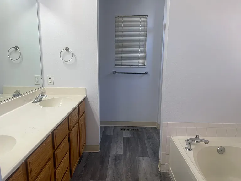 6061 Stonecreek Dr — Photo 11