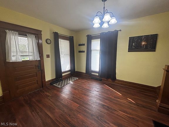 5th image of 122 Harris St