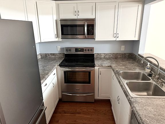 4th image of 200 Saint Mark Ct #1