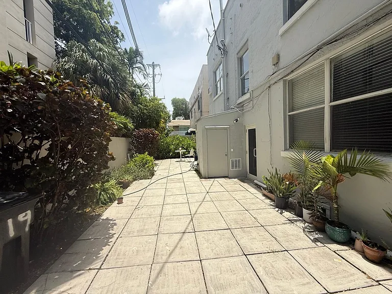 119 Menores Ave #6 — Photo 3
