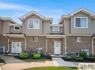 38 Marina View Dr, Sewaren, NJ 07077
