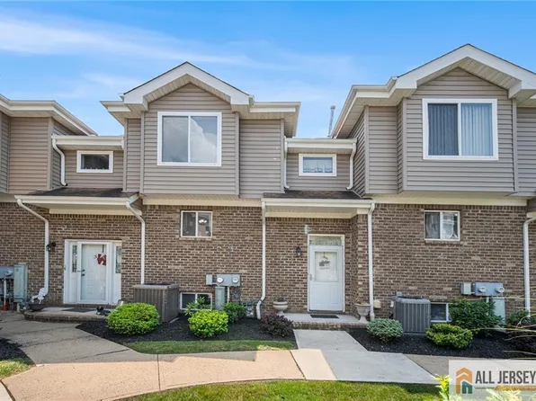 38 Marina View Dr, Sewaren, NJ 07077