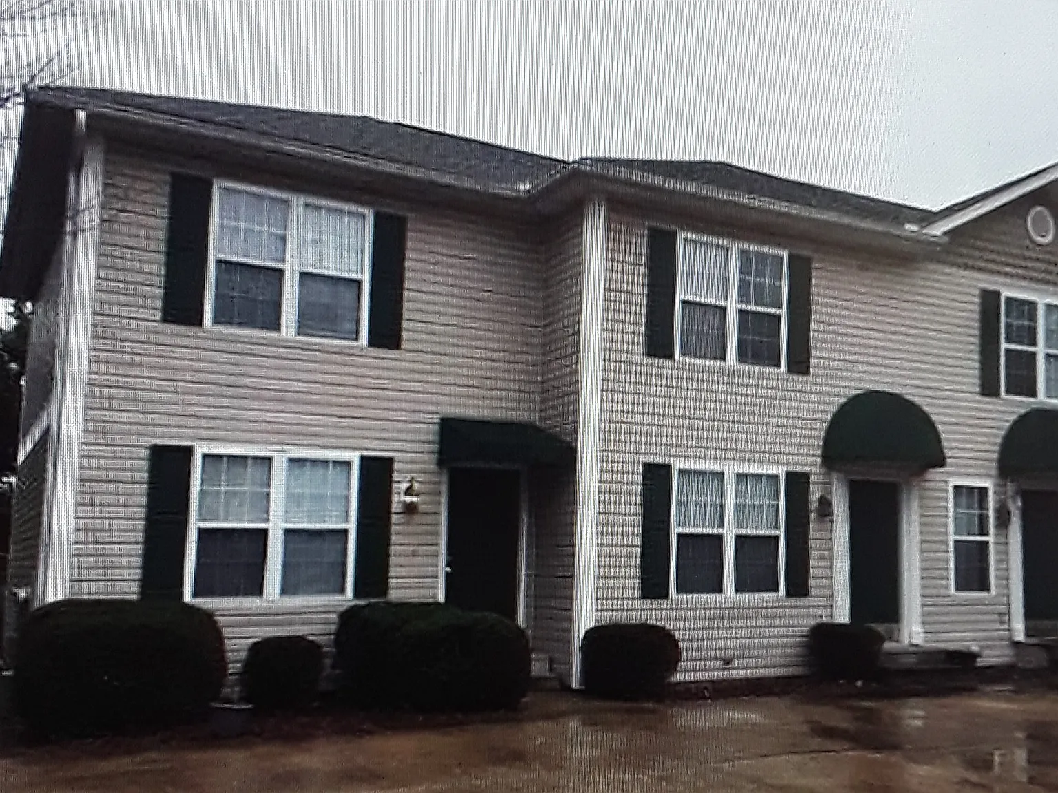 2 bed, 1.5 bath, 1100 sqft, $1,100 — Photo 1