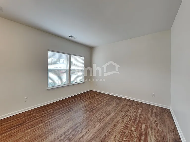 648 Hamilton Park Dr — Photo 10