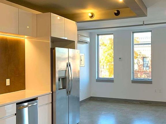 2nd image of 418 Tompkins Ave #4D