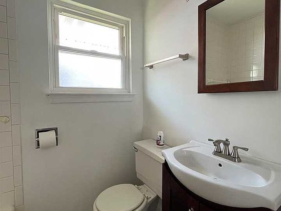 5th image of 822 Herndon Dr