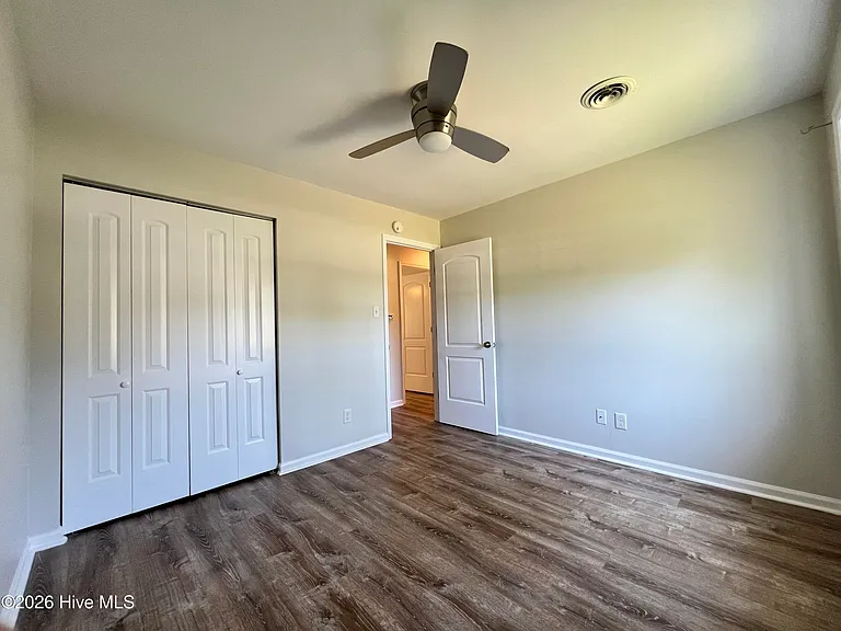 1093 Harbor Dr SW — Photo 11