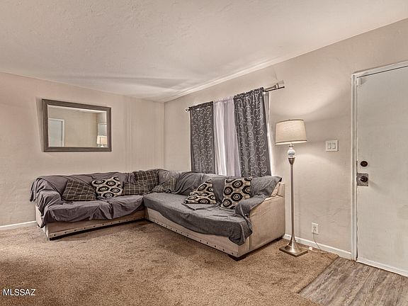 5th image of 2218 S Kelvin Stra