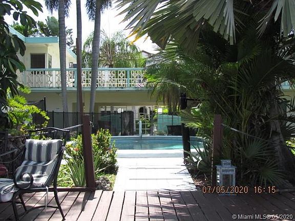 3rd image of 90 Isle Of Venice Dr APT 9A