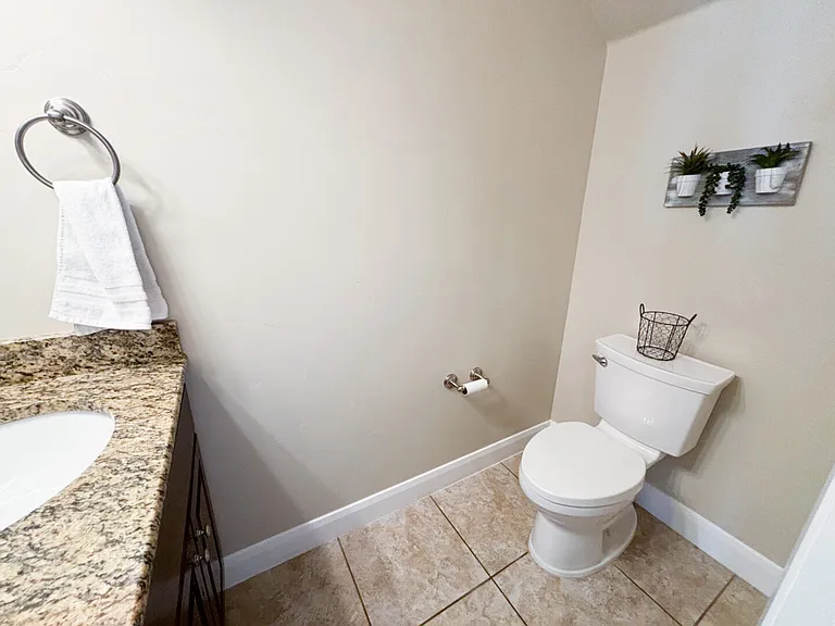 N Coral Ridge Dr — Photo 23