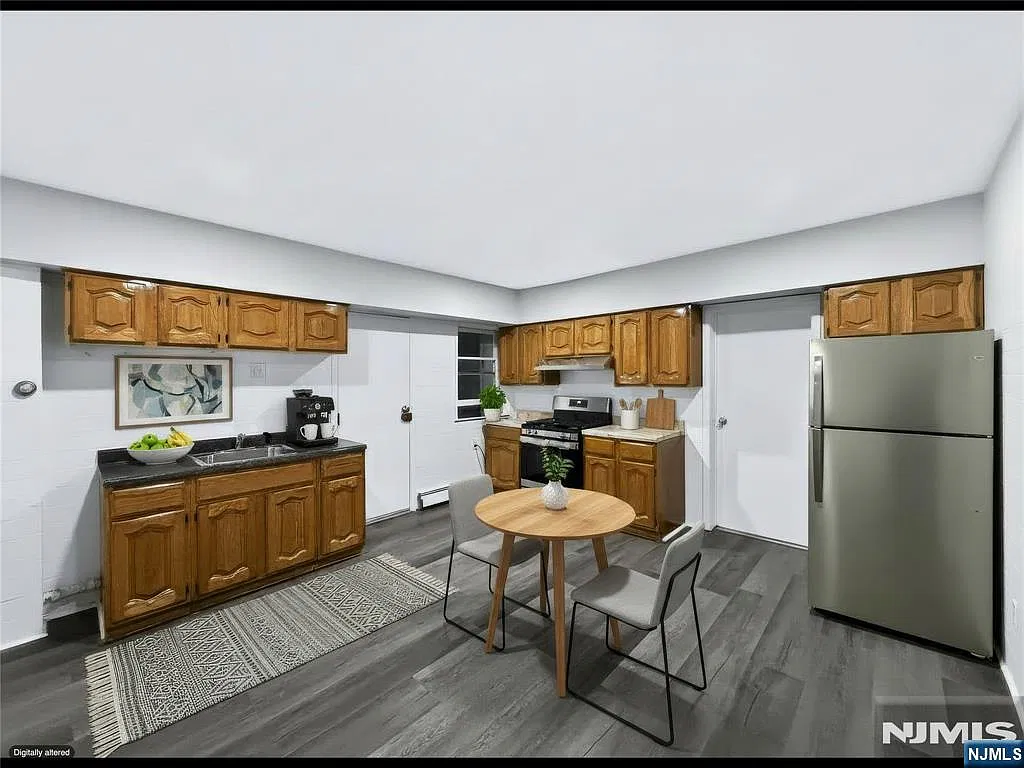 3 bed, 2.0 bath, $3,450 — Photo 2