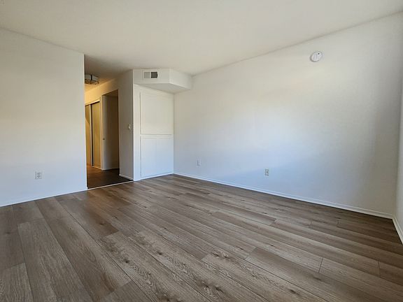 4th image of 1444 S Saltair Ave #104