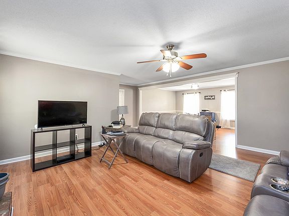 4th image of 133 Overton Dr