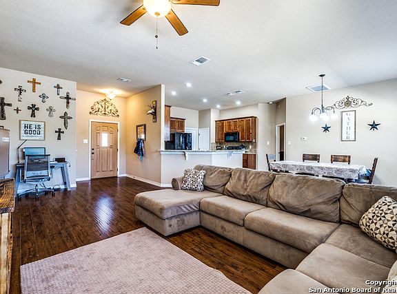 3rd image of 635 Cimarron Sq