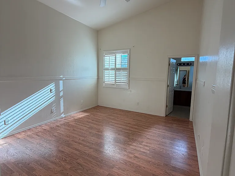 1085 San Tropez Ct — Photo 19