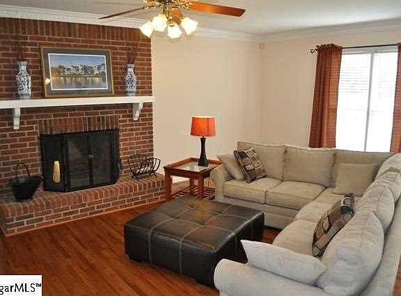 5th image of 14 Bernwood Dr