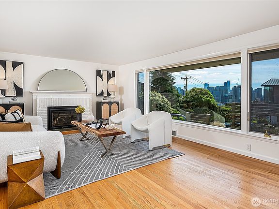 5th image of 1133 Bigelow Avenue N