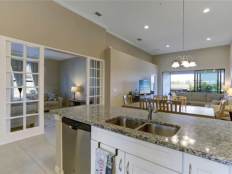 9433 Benvenuto Ct #201 — Photo 5