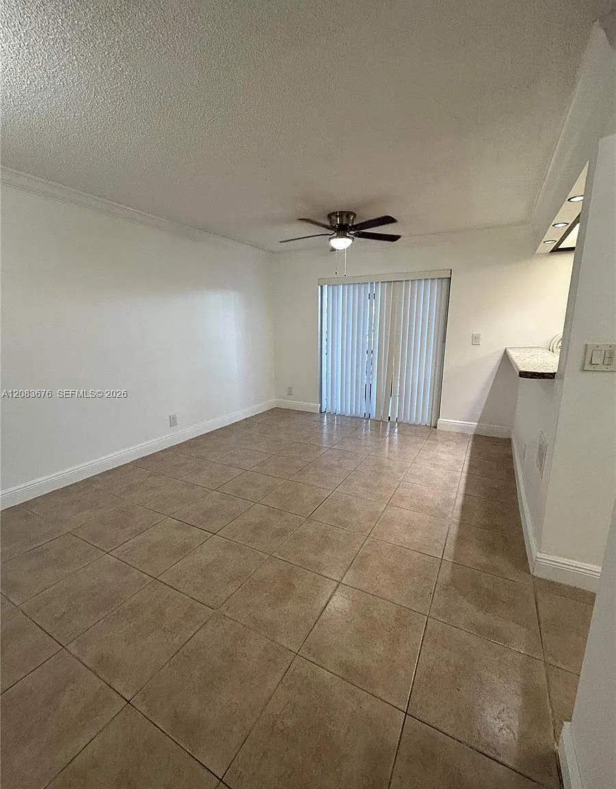 Miramar Club Condominium — Photo 3