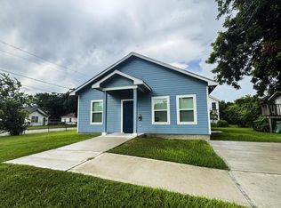 1408 N De Leon St, Victoria, TX 77901