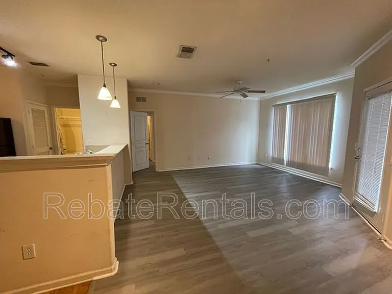 8290 Gate Pkwy #310 — Photo 15