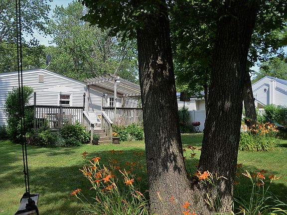 2nd image of 39 Greenhaven Dr