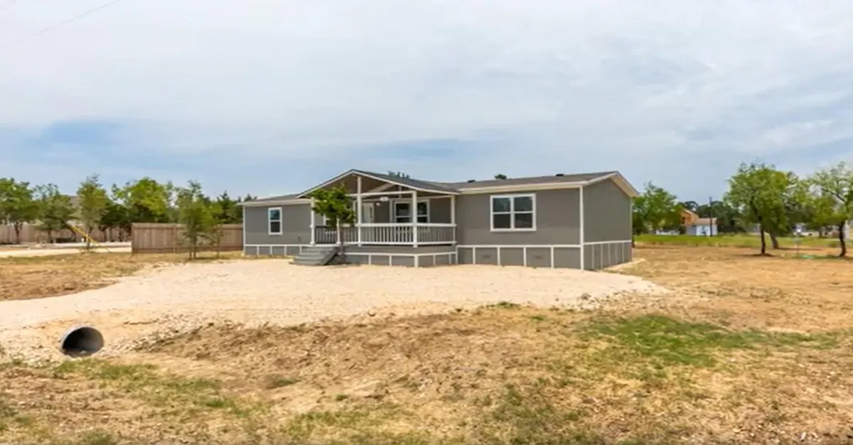 Building Photo - 146 Guajolote St