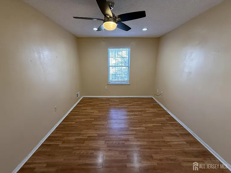 61 Brighton Way — Photo 9