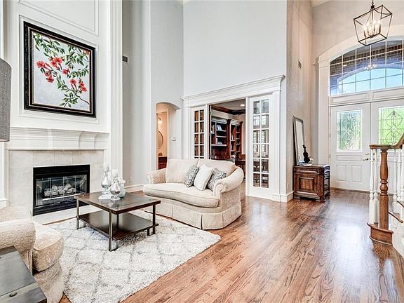 4th image of 609 Aberdeen Way