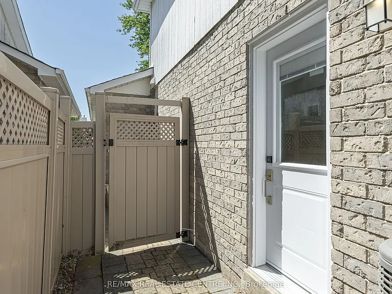 54 Gray Cres #BASEMENT — Photo 2