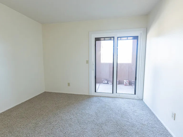 1810 E Blacklidge Dr #101 — Photo 16