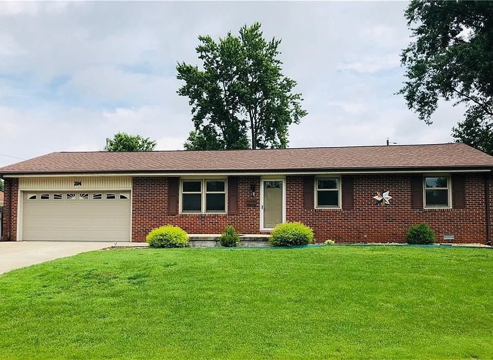 1st image of 204 E Meadowlark Dr
