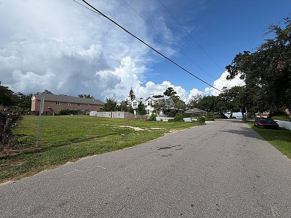 3rd image of 18 Orange St