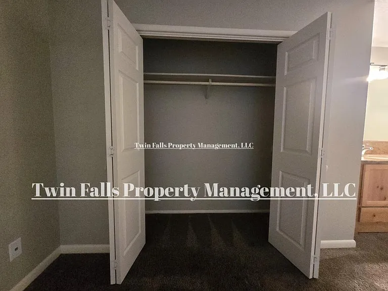 256 Crestview Dr — Photo 27