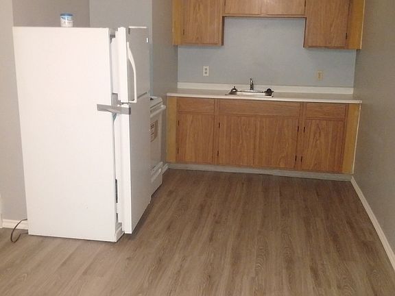 5th image of 10906 76th Ave NW