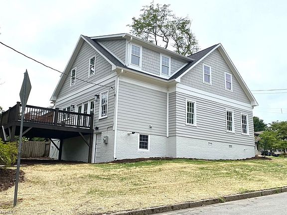 2nd image of 308 Woodlawn Ave