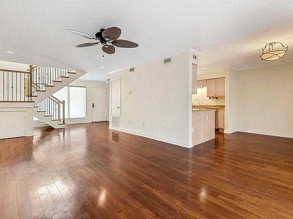 4th image of 527 Front Beach Dr APT 16