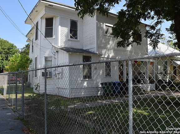 3rd image of 602 Barbe St