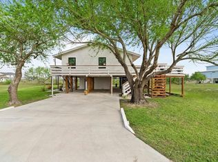 341-342 W Misty Oak Ln, Rockport, TX 78382