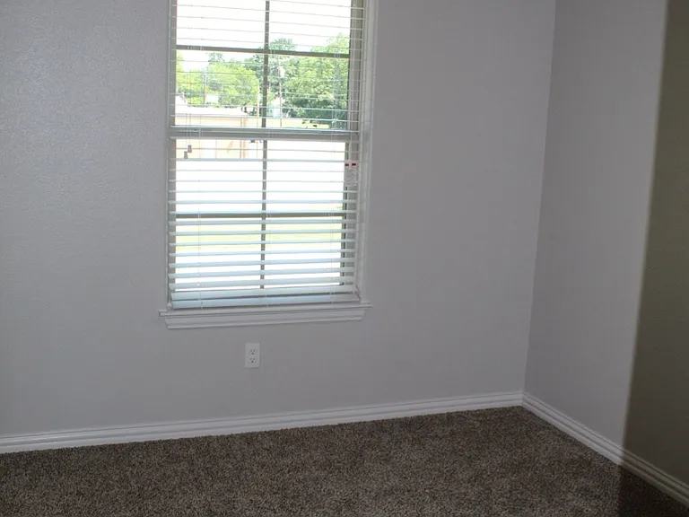 208 W Lake St — Photo 9