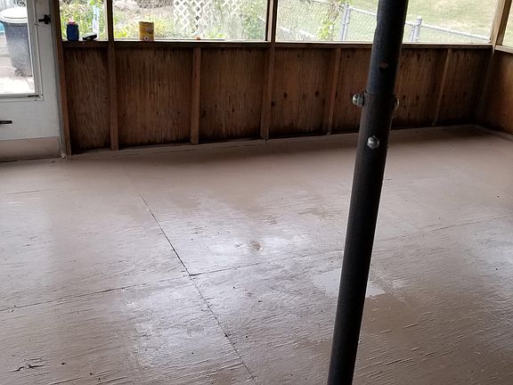 Screened in back porch