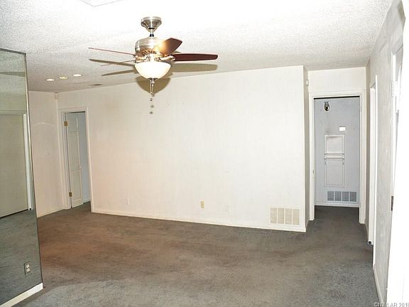 3rd image of 818 Acklen St