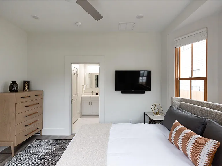 3209 Avenue P 1/2 — Photo 15